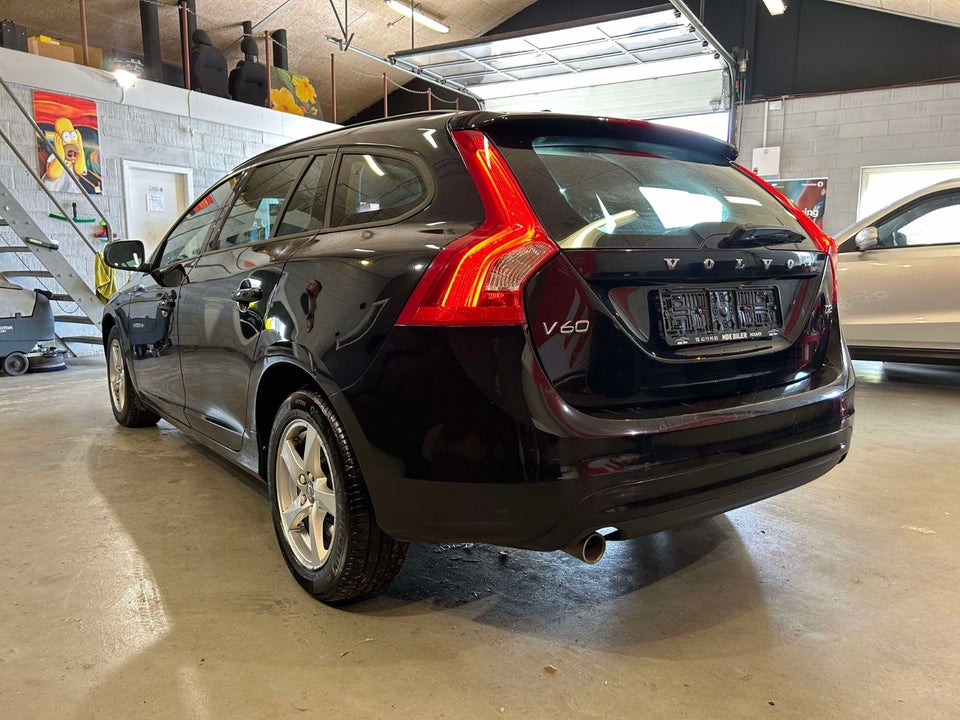 Volvo V60 2,0 D2 120 Momentum 5d