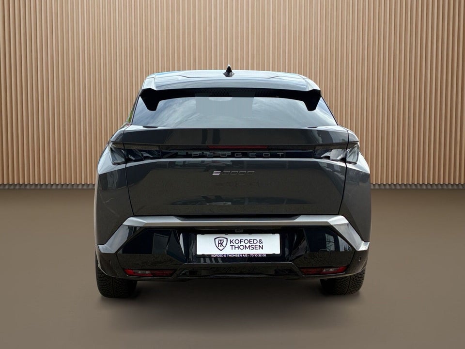 Peugeot e-3008 77 GT 5d