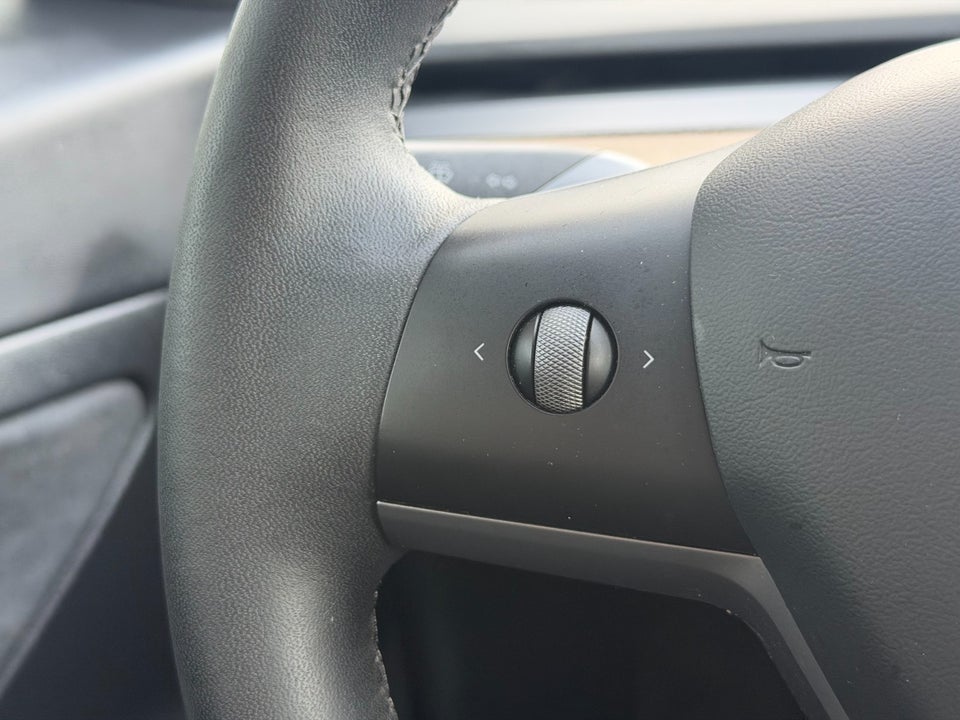 Tesla Model 3 Standard Range+ RWD 4d