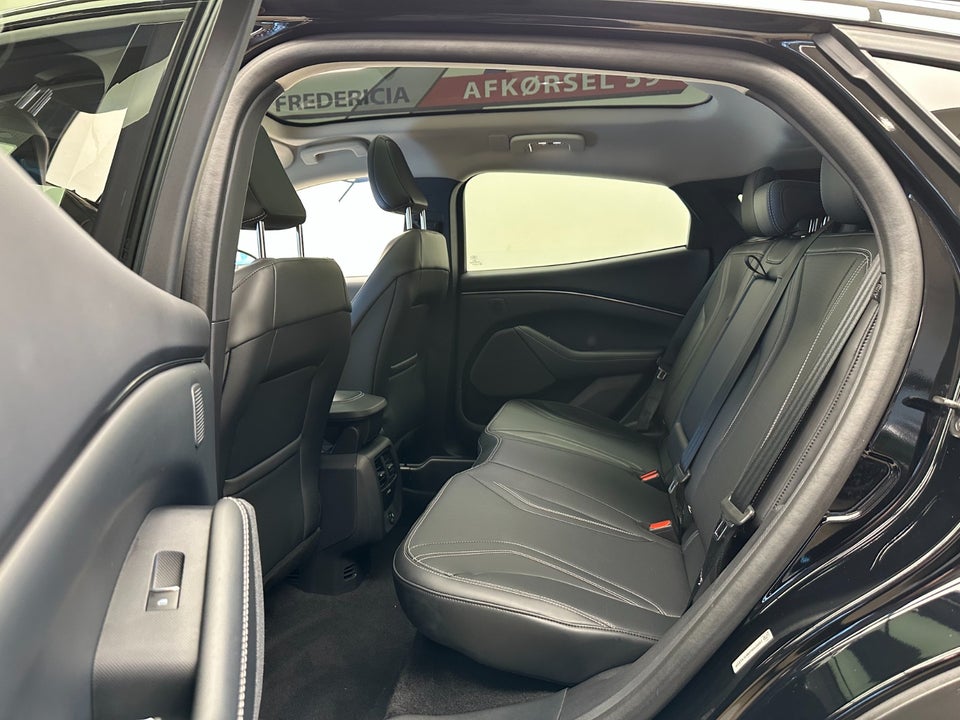 Ford Mustang Mach-E 70 Premium Standard Range 5d