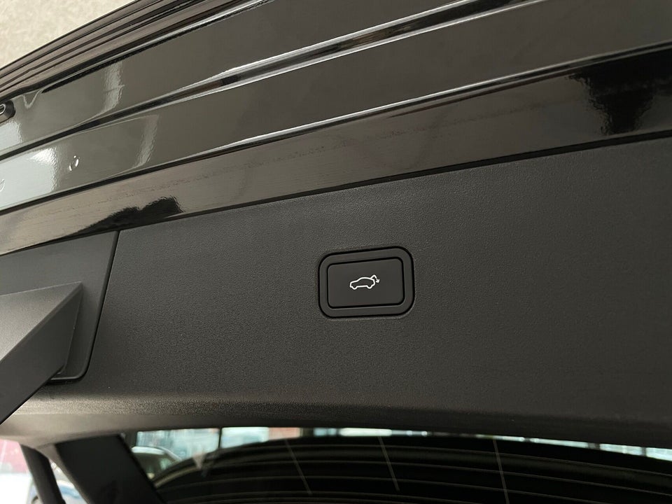 Volvo EX30 Extended Range Plus 5d