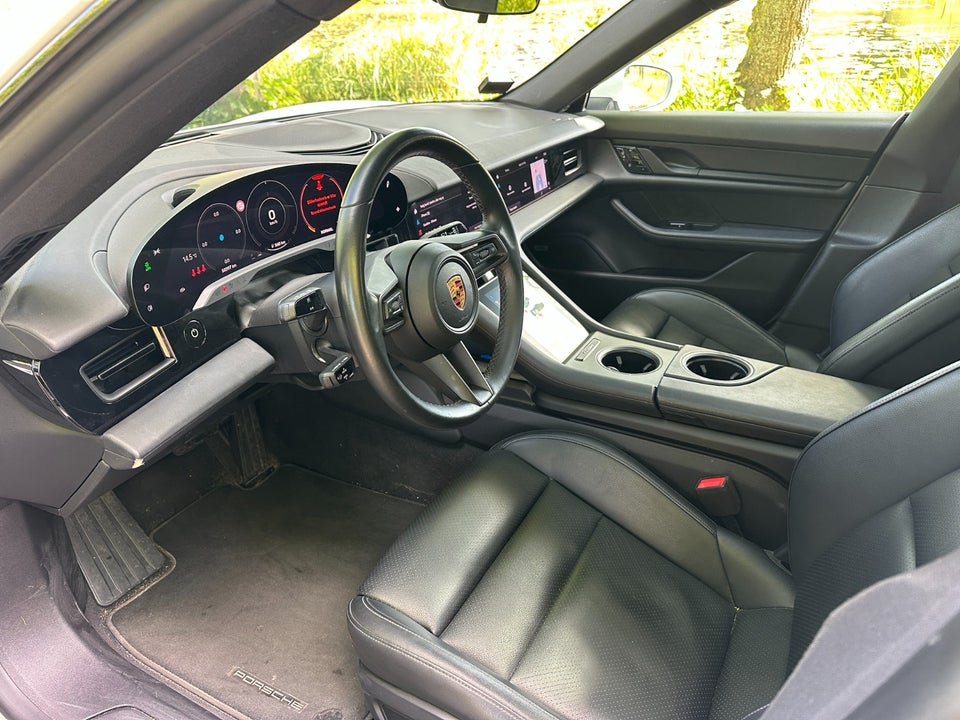 Porsche Taycan Performance+ 4d