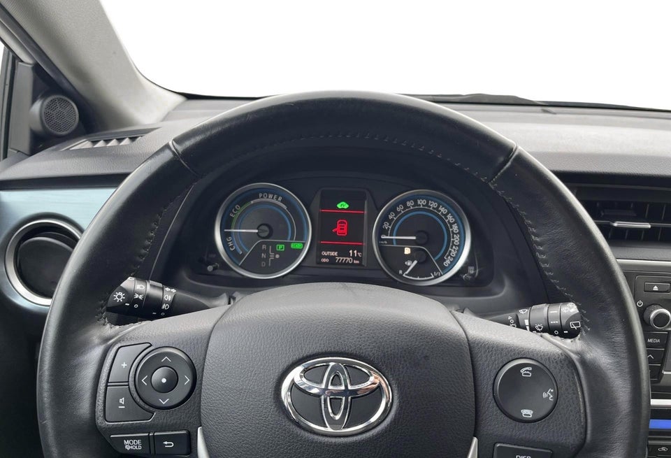 Toyota Auris 1,8 Hybrid H2+ CVT 5d