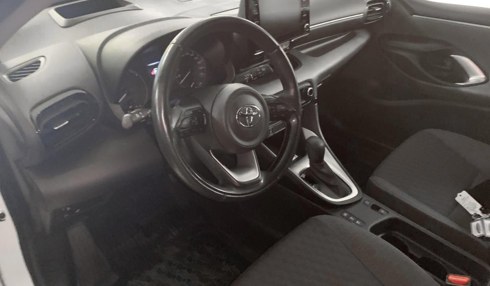 Toyota Yaris 1,5 Hybrid H3 Smart e-CVT 5d