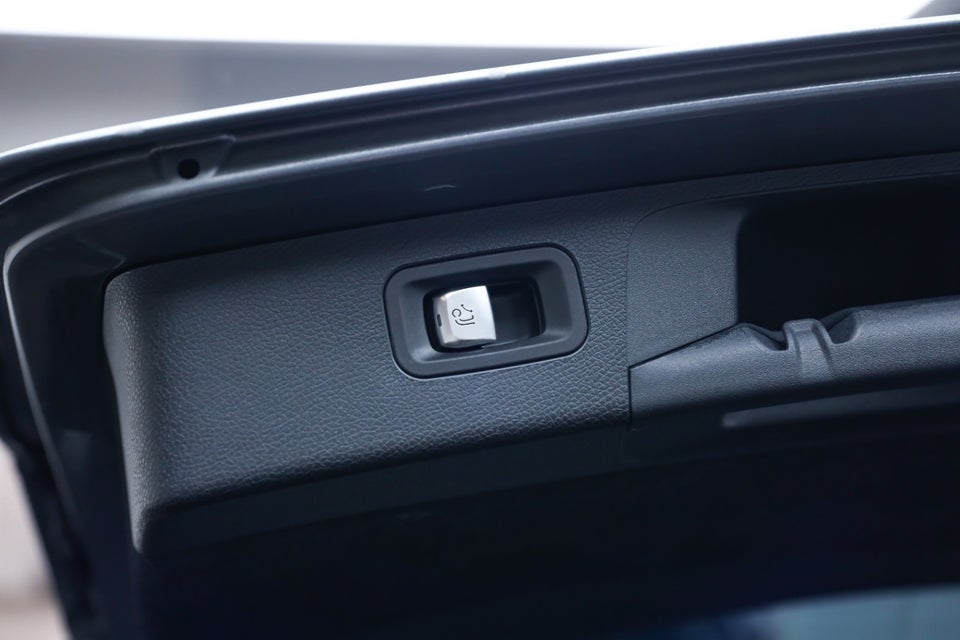 Mercedes E300 e 2,0 Advantage stc. aut. 5d