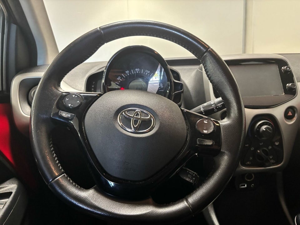 Toyota Aygo 1,0 VVT-i x-play x-touch 5d