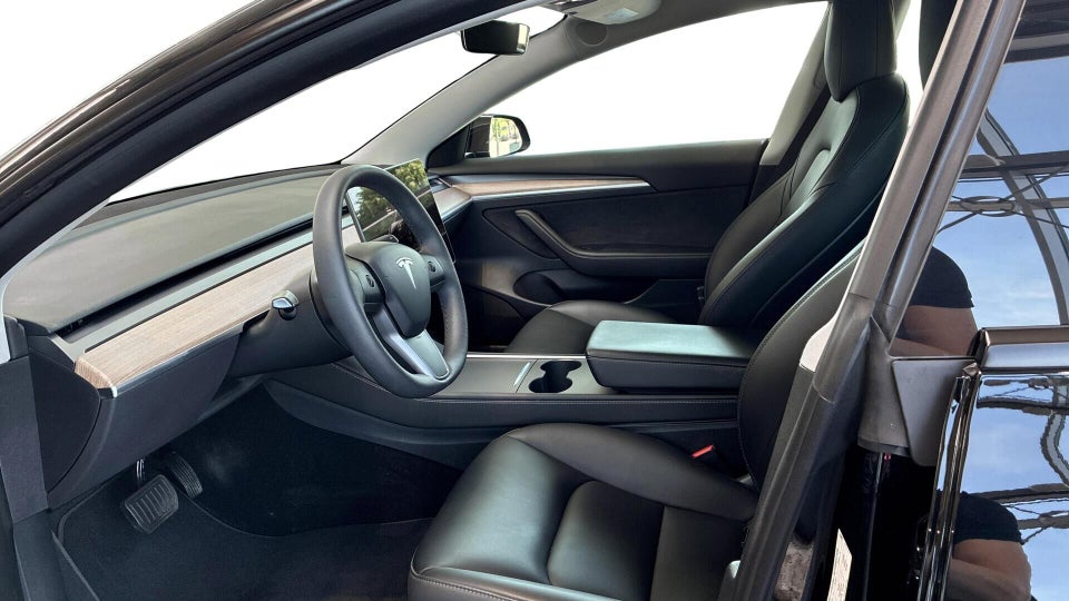 Tesla Model 3 Long Range RWD 4d