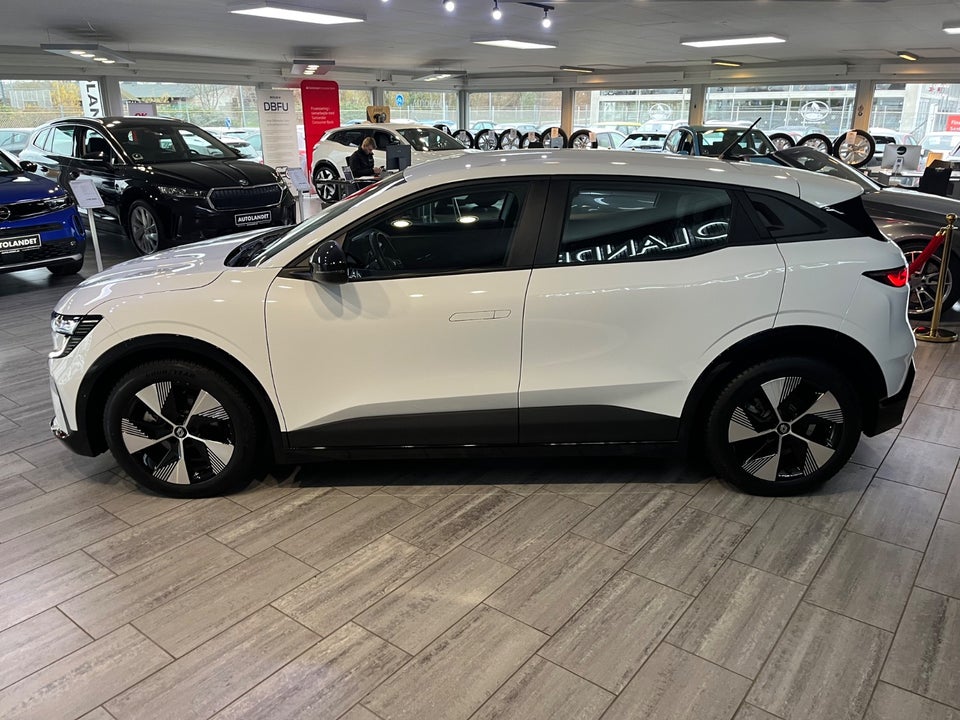 Renault Megane E-Tech 40 Equilibre 5d