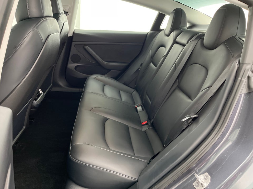 Tesla Model 3 RWD 4d