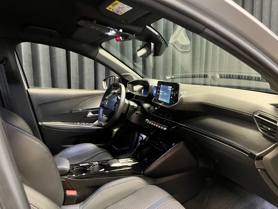 Peugeot e-208 50 GT 5d