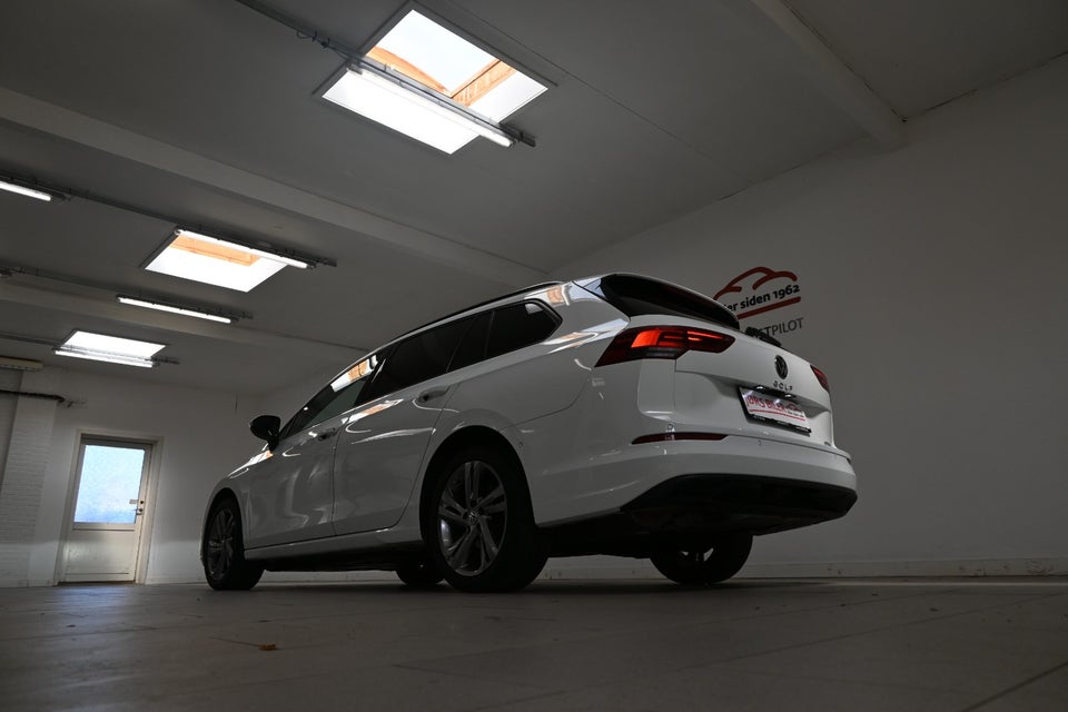 VW Golf VIII 1,5 eTSi 130 Life Variant DSG 5d