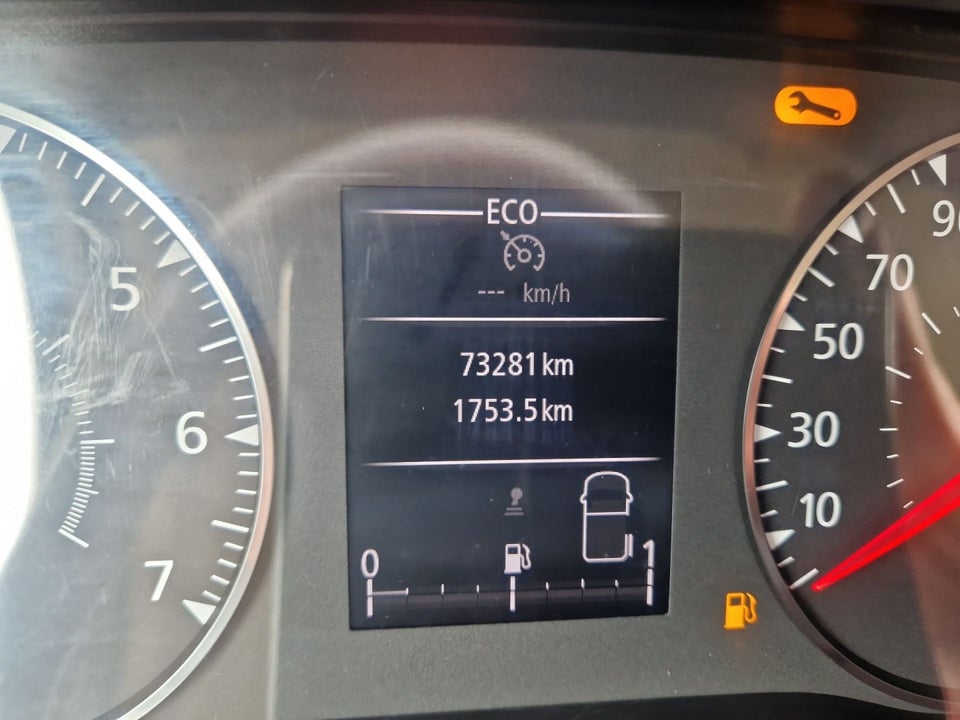 Renault Master IV T33 2,3 dCi 135 L2H2 Kassevogn