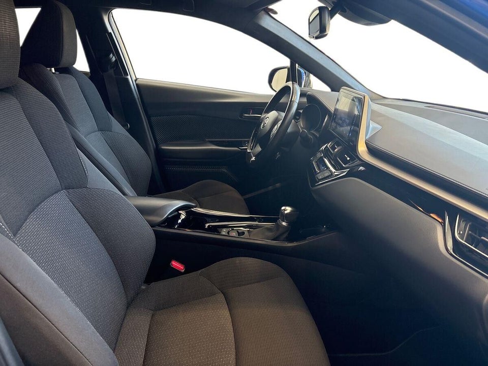 Toyota C-HR 1,8 Hybrid Premium Selected CVT 5d