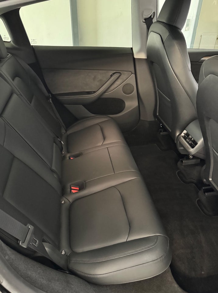 Tesla Model Y RWD 5d