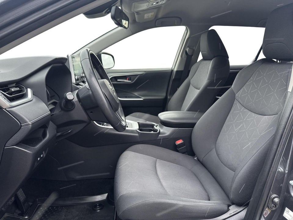 Toyota RAV4 2,0 T3 e-CVT 5d