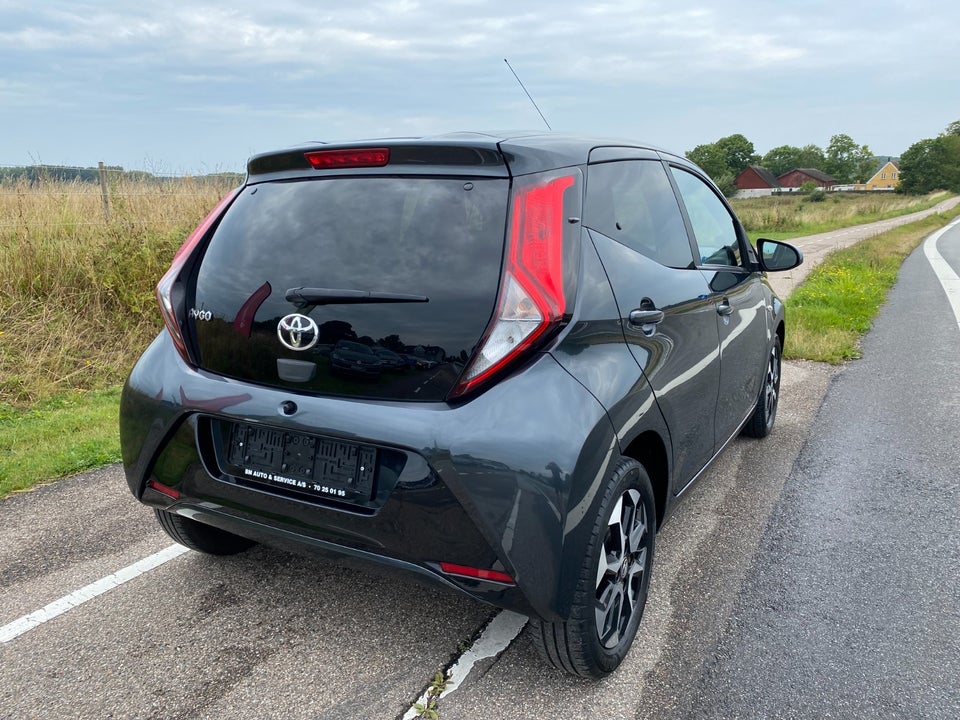 Toyota Aygo 1,0 VVT-i x-press 5d