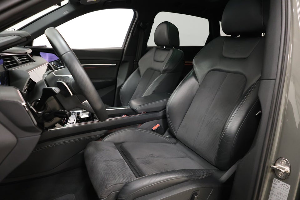 Audi Q8 e-tron 55 S-line quattro 5d