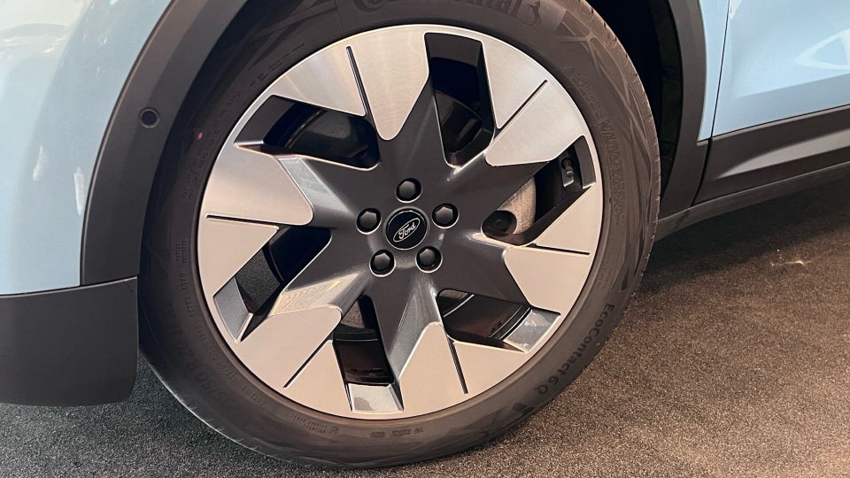 Ford Explorer 77 Premium Extended Range 5d