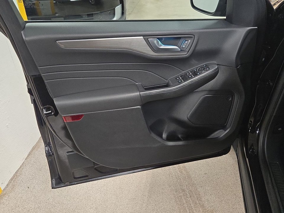 Ford Kuga 2,5 PHEV Titanium CVT 5d