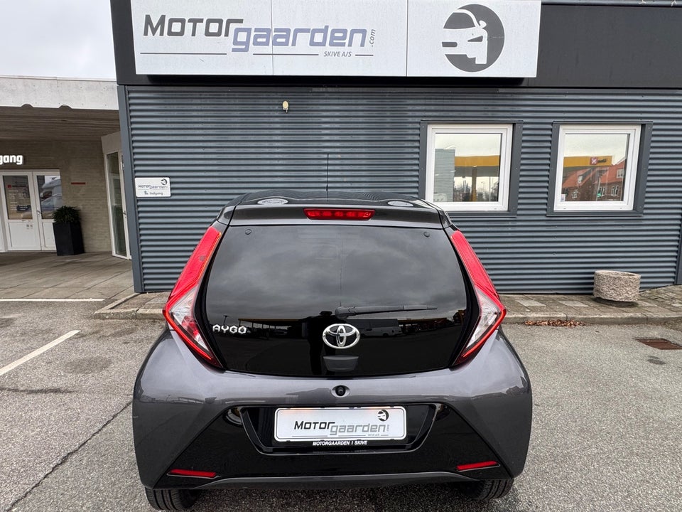 Toyota Aygo 1,0 VVT-i x-press 5d