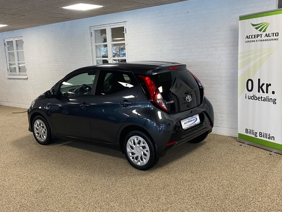 Toyota Aygo 1,0 VVT-i x-play 5d