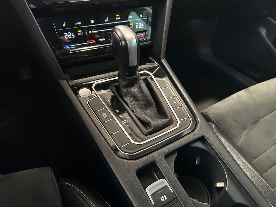 VW Passat 2,0 TDi 200 Elegance High Variant DSG 5d