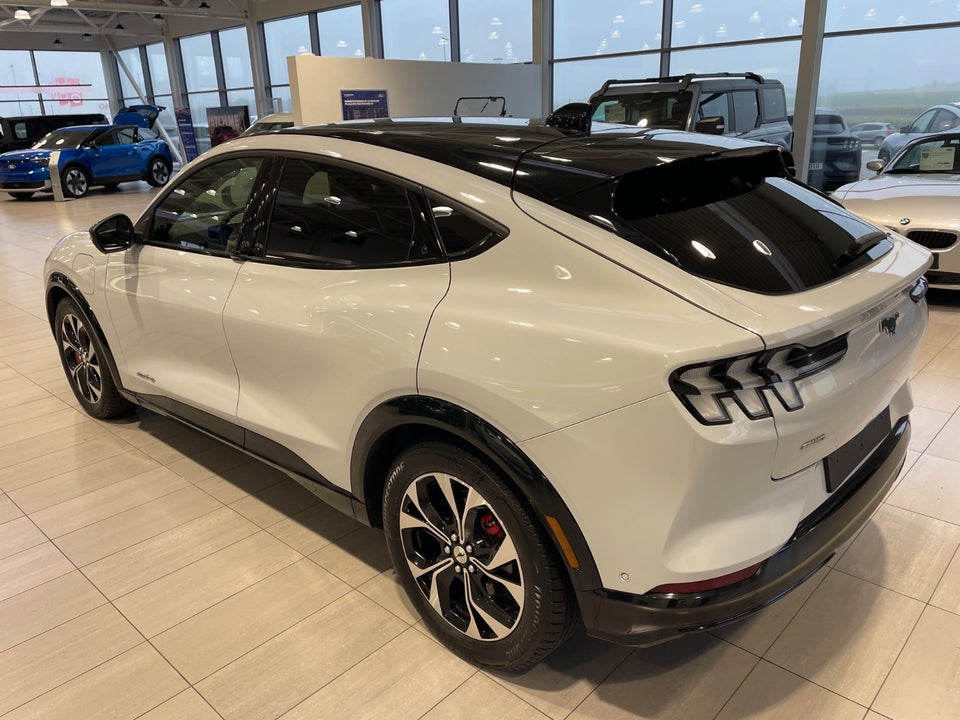 Ford Mustang Mach-E 75 Standard Range AWD 5d