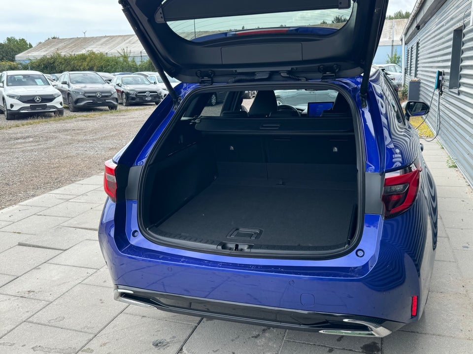 Toyota Corolla 1,8 Hybrid Style Touring Sports e-CVT 5d