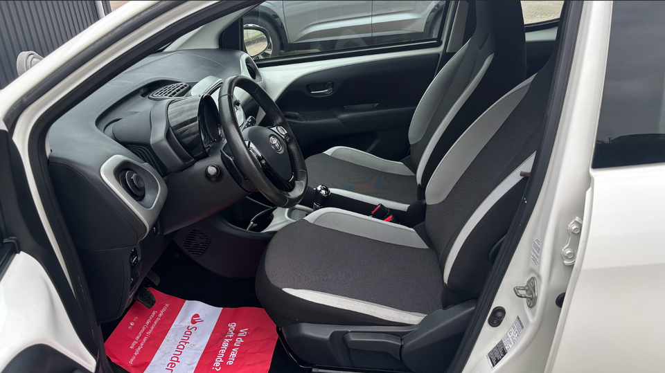 Toyota Aygo 1,0 VVT-i x-change x-shift 5d