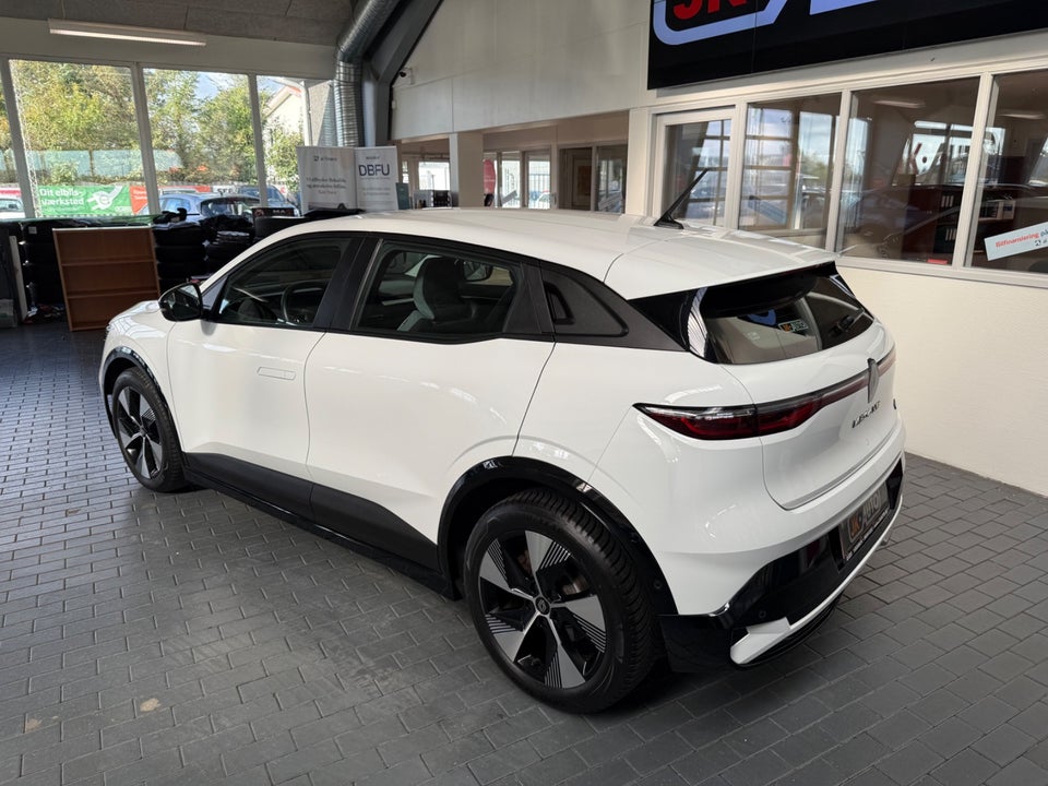 Renault Megane E-Tech 40 Equilibre 5d