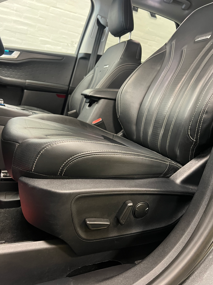 Ford Kuga 2,5 PHEV Vignale CVT 5d