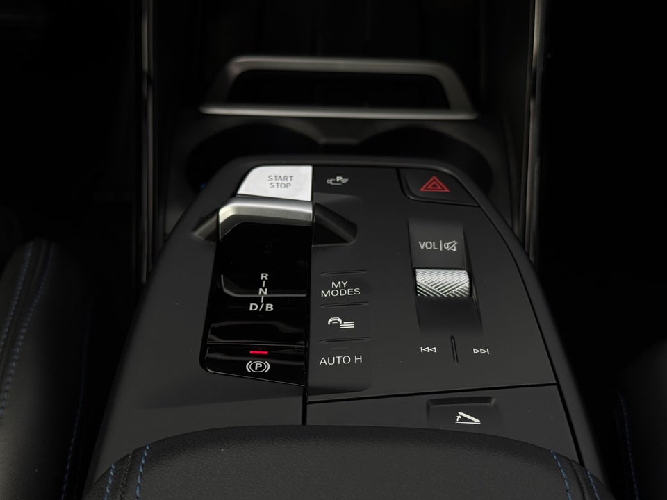 BMW iX1 eDrive20 Fully Charged M-Sport 5d