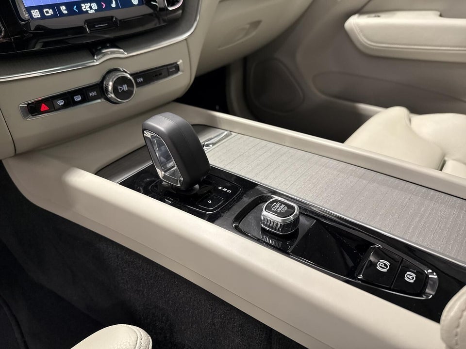 Volvo XC60 2,0 T6 ReCharge Plus Bright aut. AWD 5d