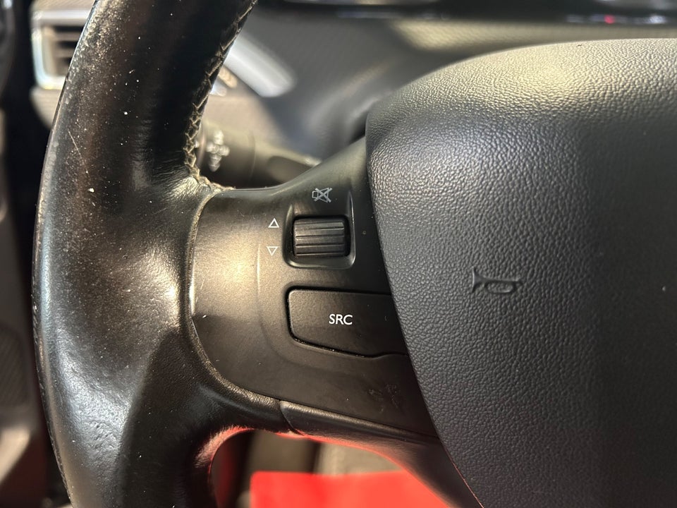 Peugeot 2008 1,2 e-THP 110 Allure 5d