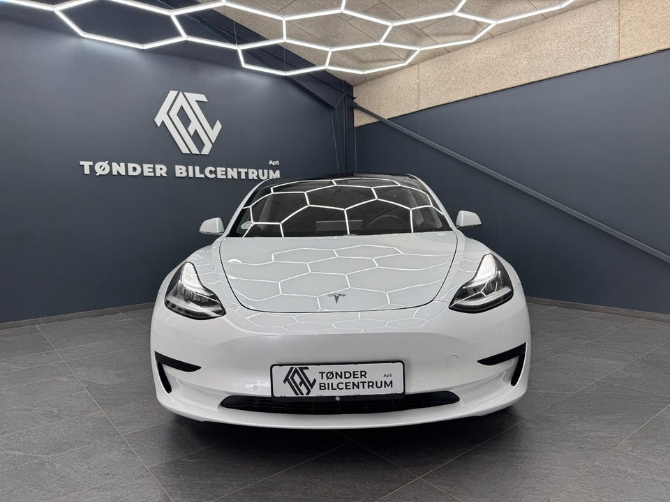 Tesla Model 3 Standard Range+ RWD 4d