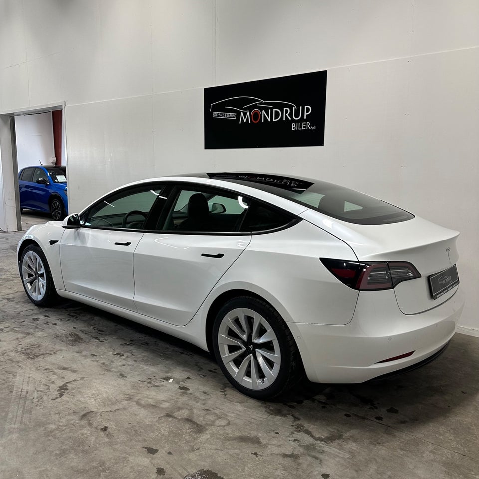 Tesla Model 3 Long Range AWD 4d