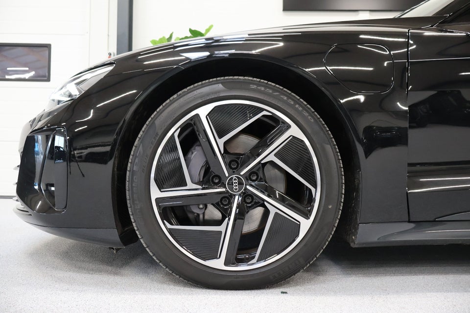 Audi e-tron GT quattro 4d