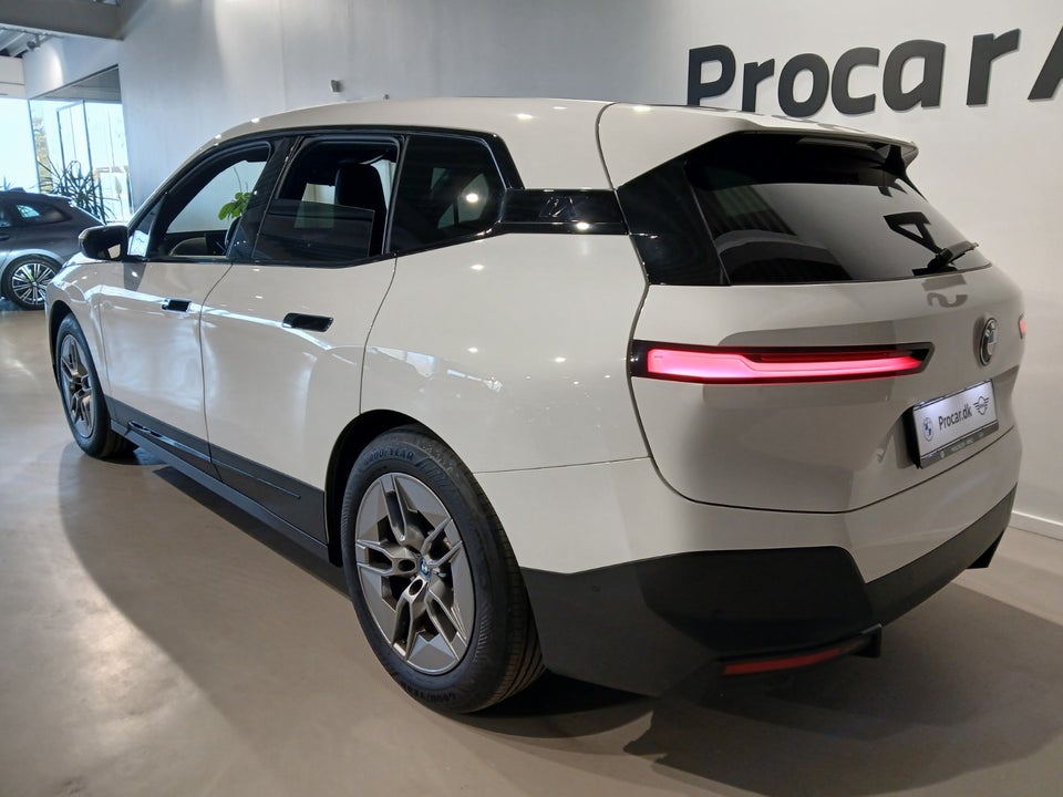 BMW iX xDrive40 Fully Charged 5d