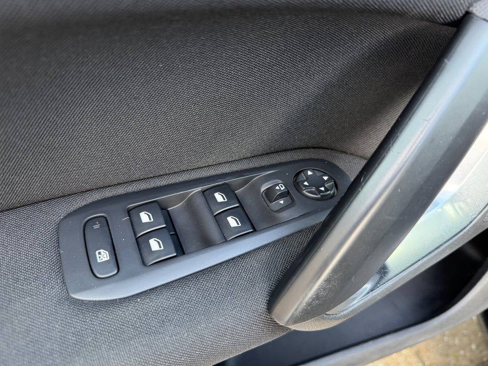 Peugeot 308 1,6 BlueHDi 120 Style SW 5d