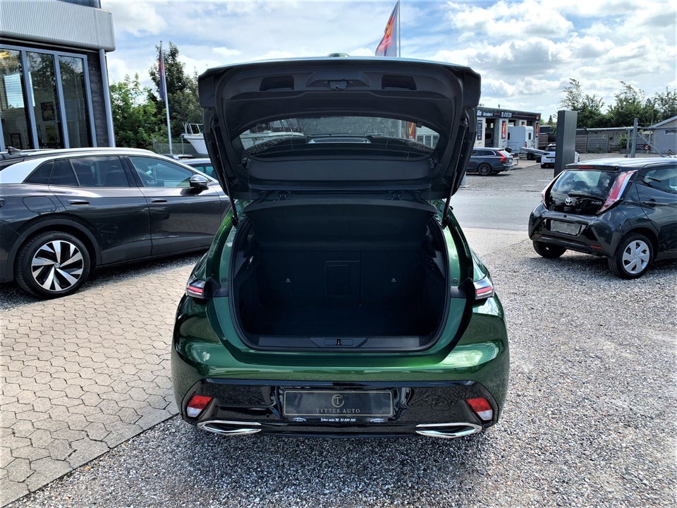 Peugeot 308 1,6 Hybrid First Selection+ EAT8 5d