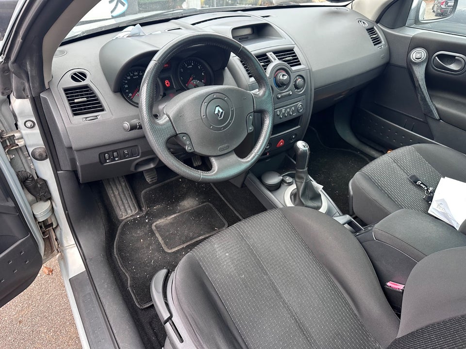 Renault Megane II 1,6 16V CC 2d