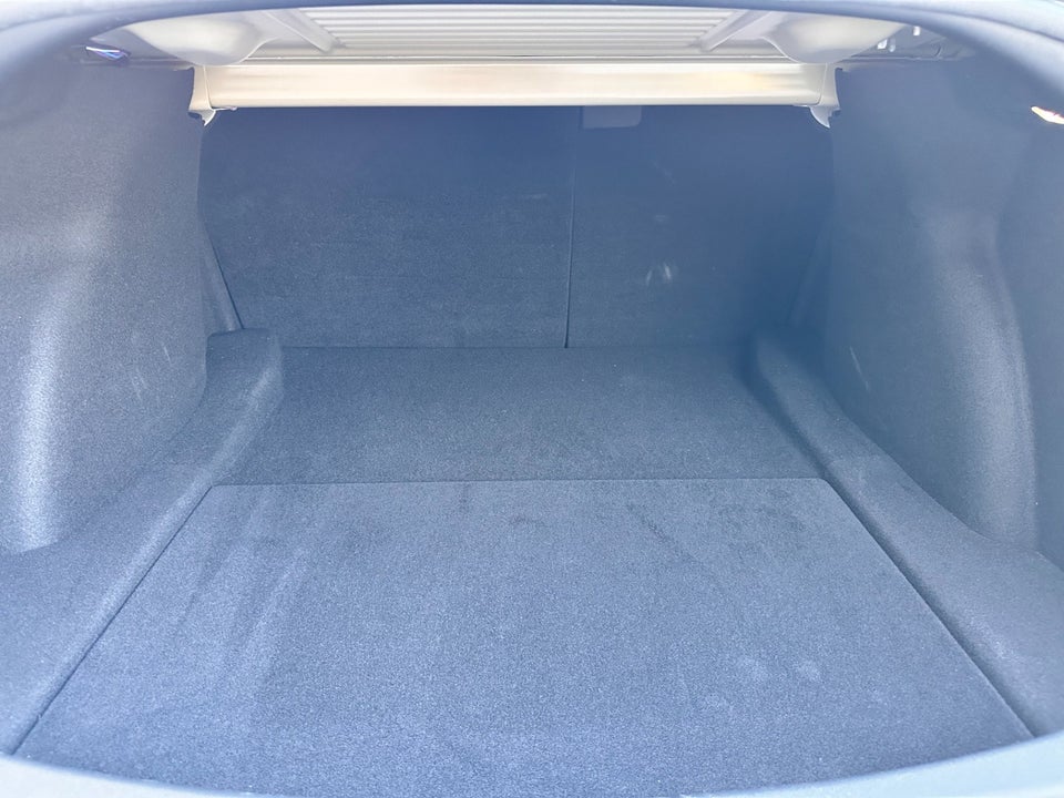 Tesla Model 3 Long Range AWD 4d