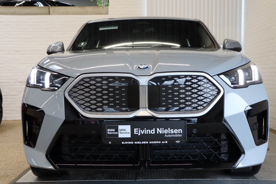 BMW iX2 eDrive20 M-Sport Premium 5d