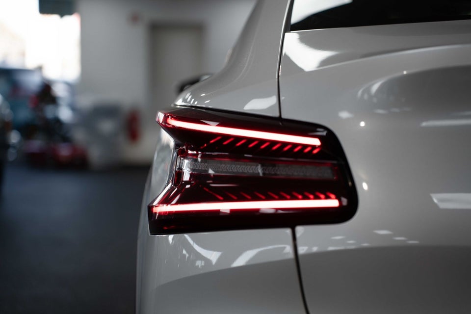 Citroën ë-C4 X 50 Shine 4d