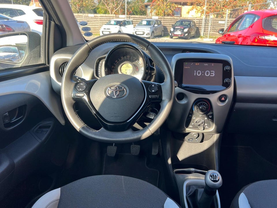 Toyota Aygo 1,0 VVT-i x-play 5d