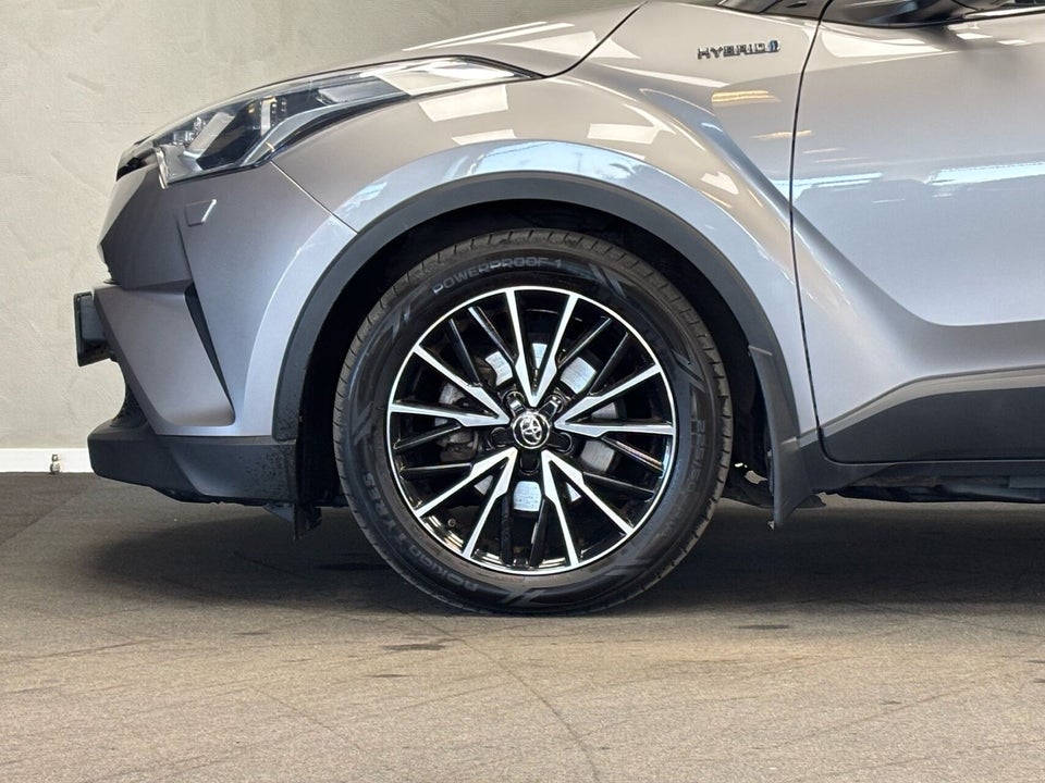 Toyota C-HR 1,8 Hybrid Selected CVT 5d