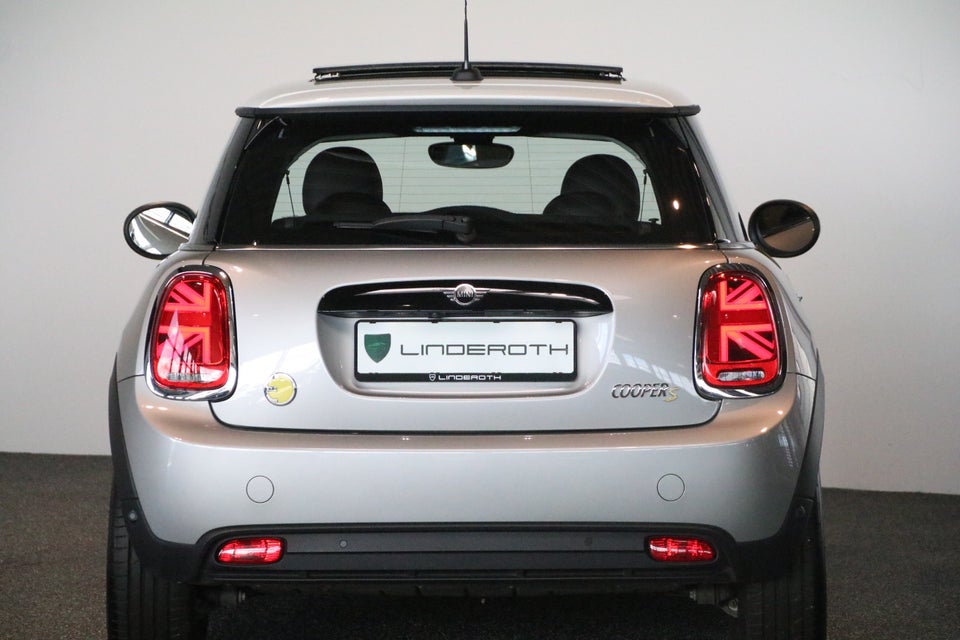 MINI Cooper SE Classic 3d