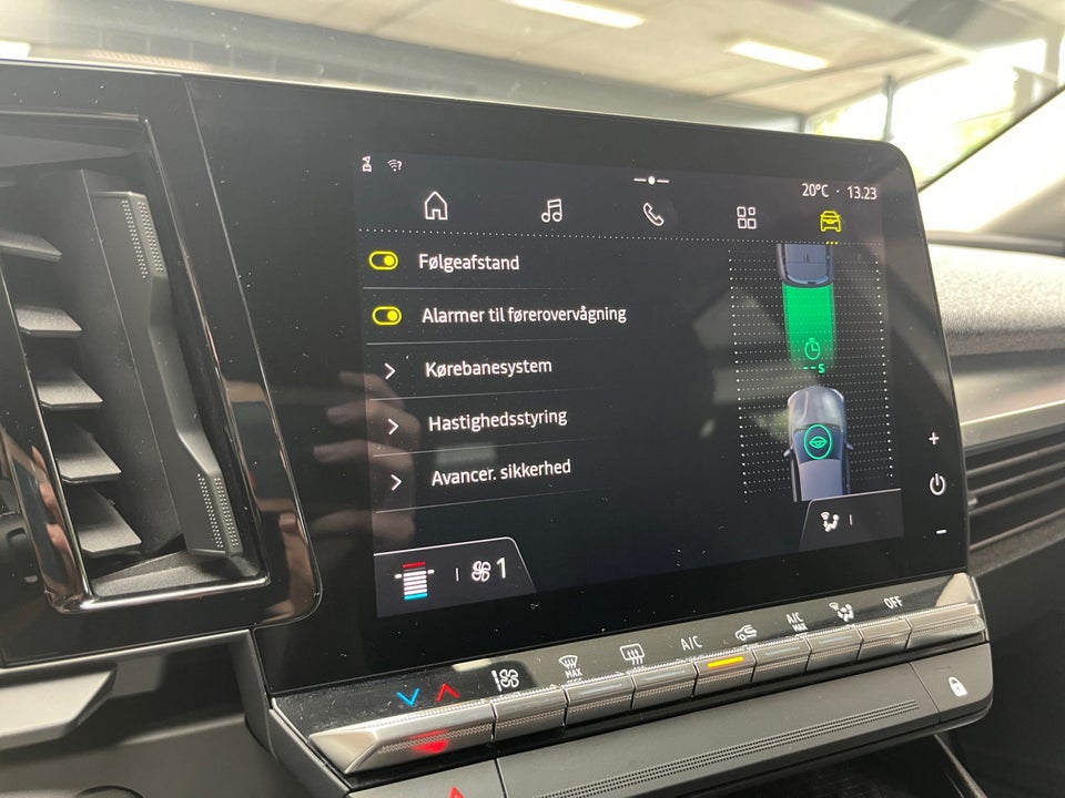 Renault Megane E-Tech 40 Equilibre 5d