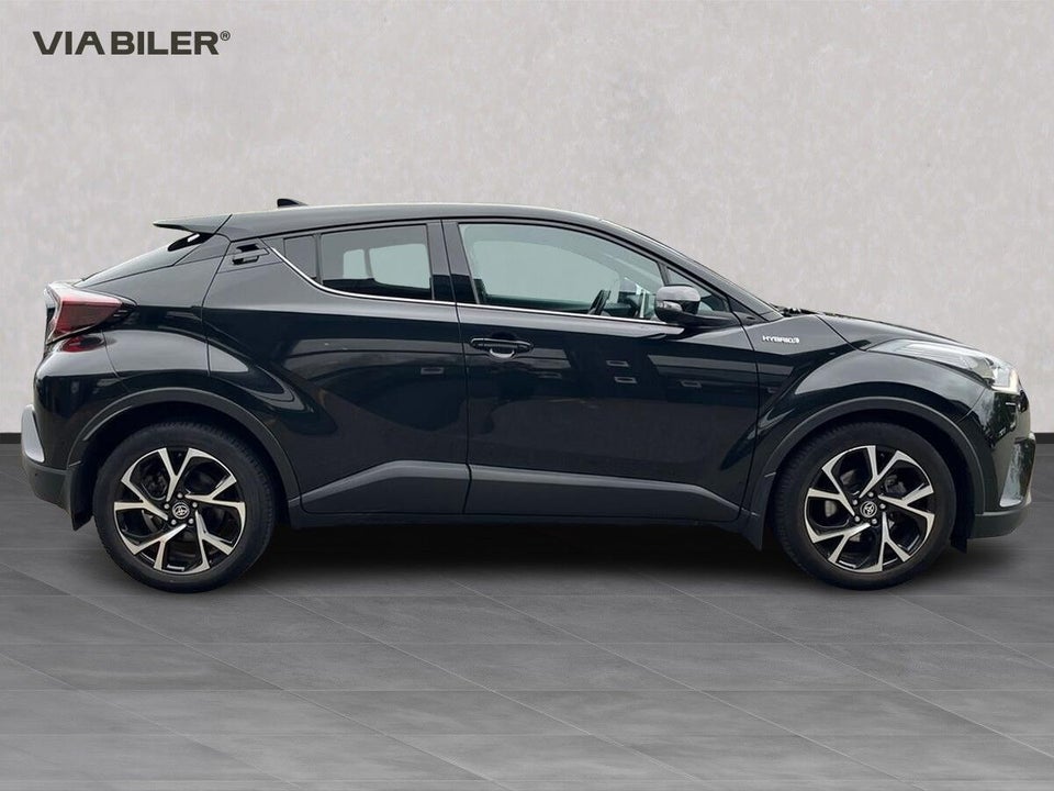 Toyota C-HR 1,8 Hybrid Premium Selected CVT 5d