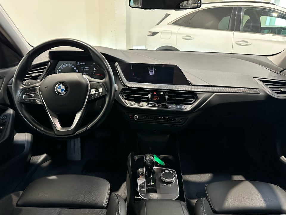 BMW 118i 1,5 Sport Line aut. 5d